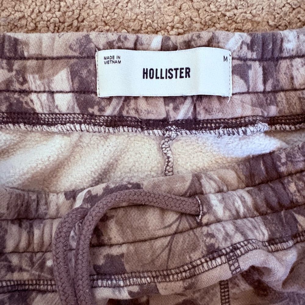 Hollister Brown Leaf Print Mens Joggers
